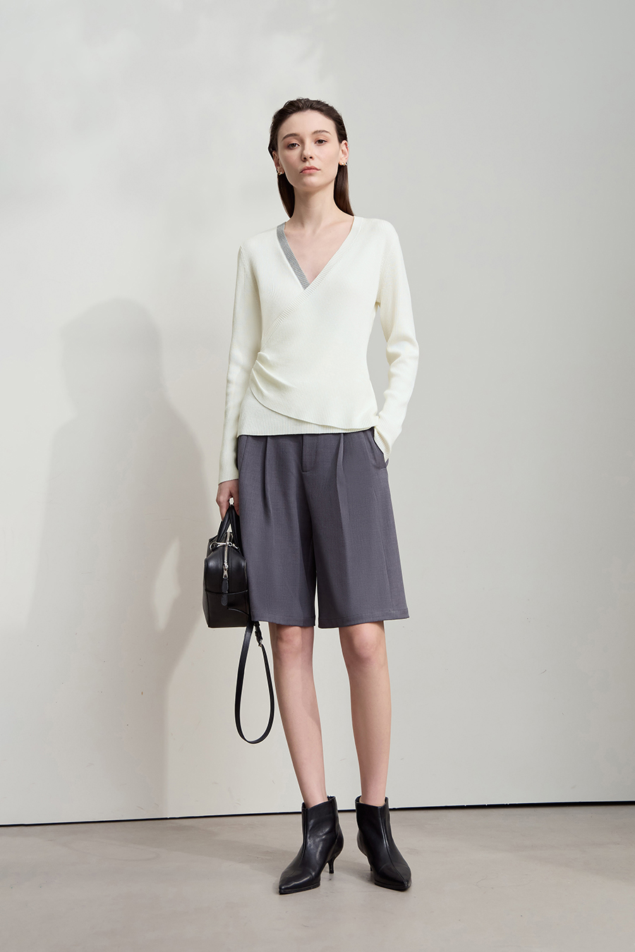Slim Fit V-Neck Waist-Cinched Sweater|AMII-AMII.com