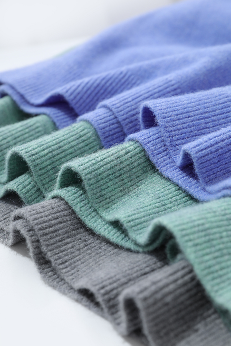 Oversized Drop Shoulder Wool Yarn Sweater