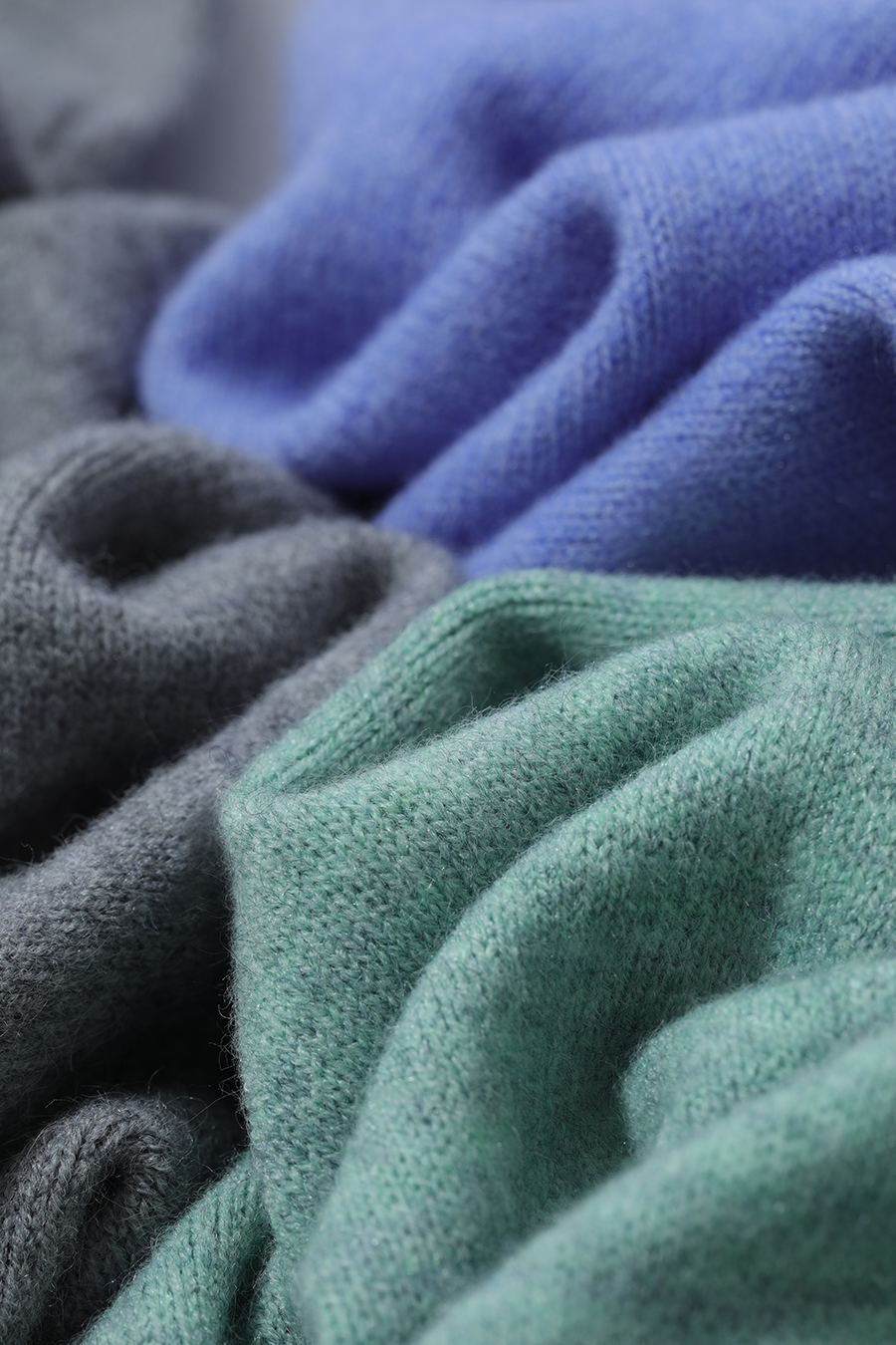 Oversized Drop Shoulder Wool Yarn Sweater