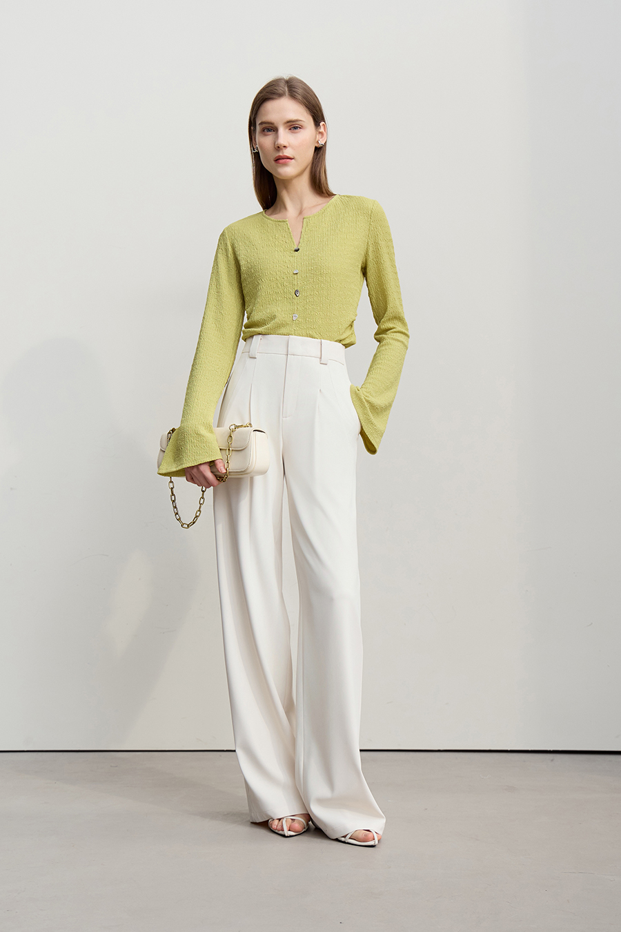 Slim Fit Micro Flare Sleeve T-Shirt|AMII-AMII.com