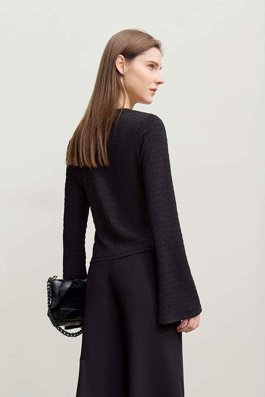 Slim Fit Micro Flare Sleeve T-Shirt|AMII-AMII.com