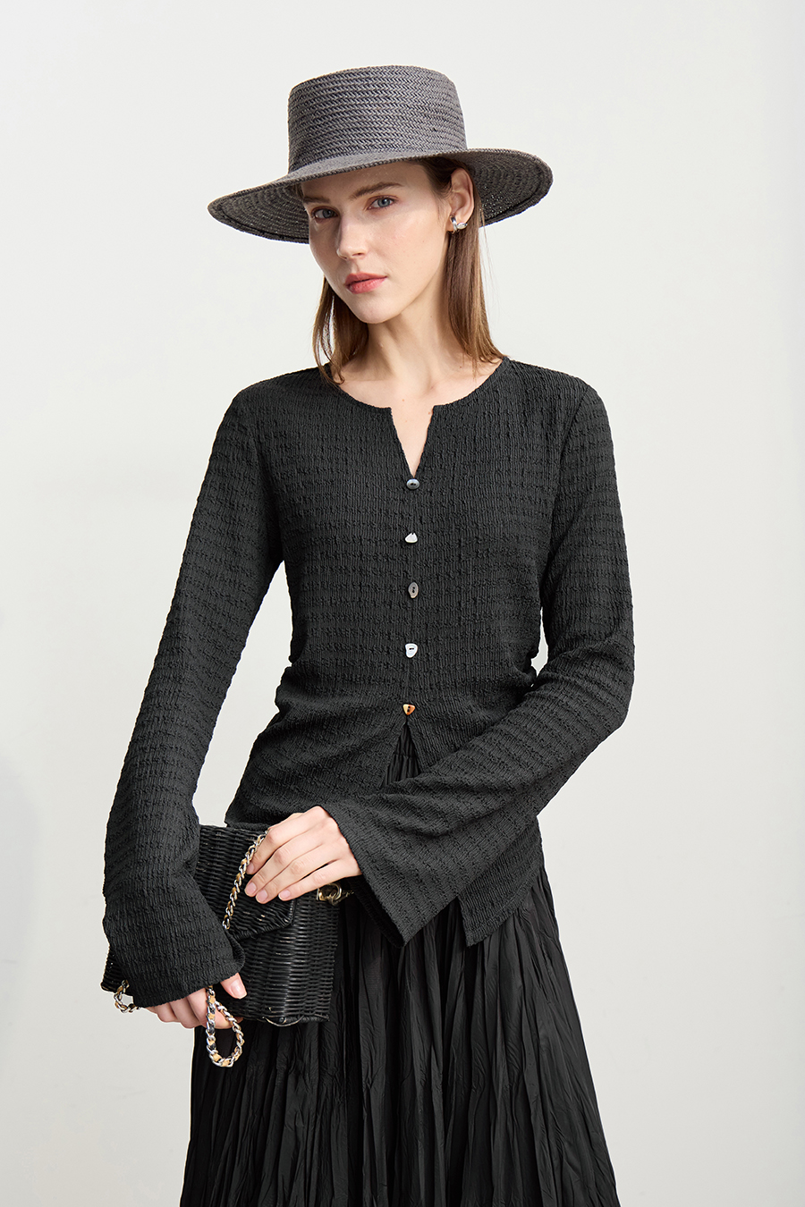 Slim Fit Micro Flare Sleeve T-Shirt|AMII-AMII.com