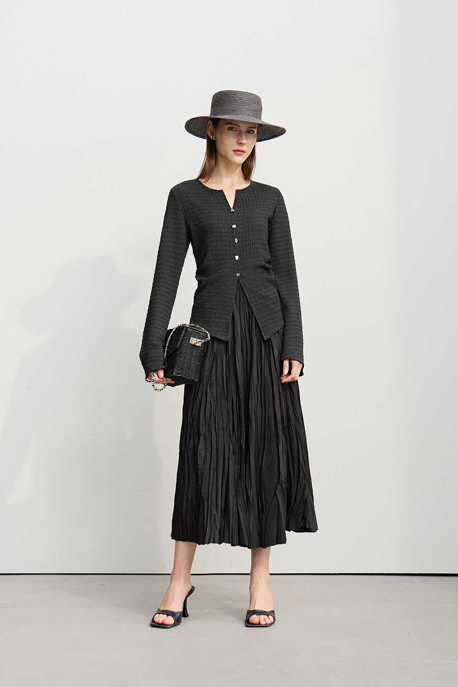 Slim Fit Micro Flare Sleeve T-Shirt|AMII-AMII.com