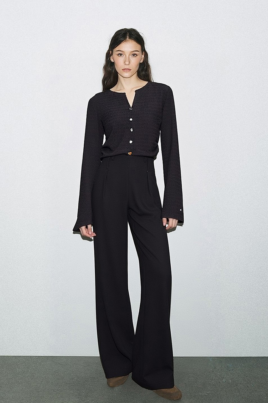 Slim Fit Micro Flare Sleeve T-Shirt|AMII