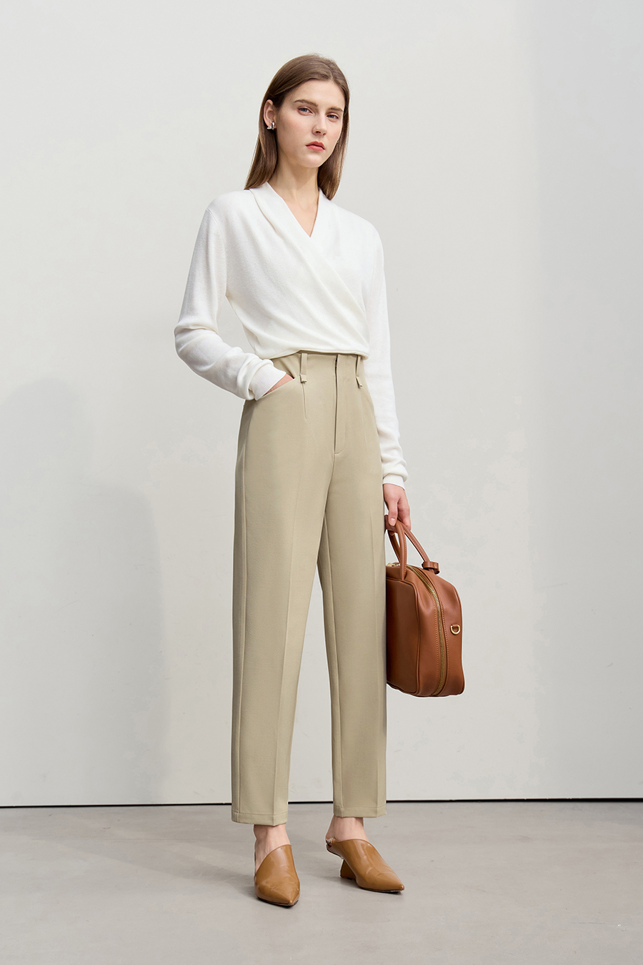 Straight-leg commuter trousers|AMII