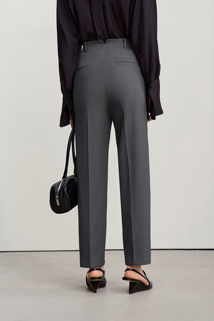Straight-leg commuter trousers|AMII