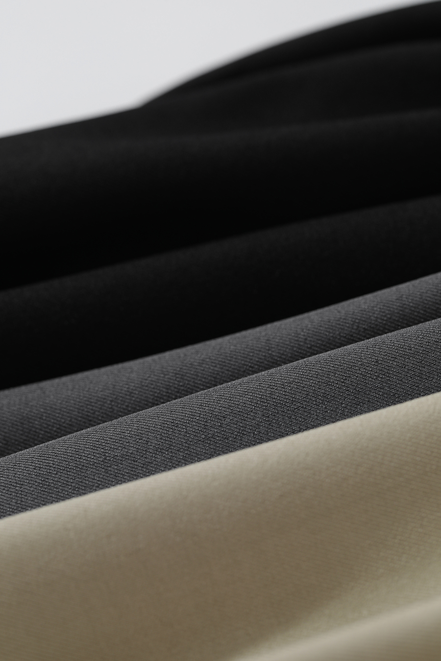 Straight-leg commuter trousers|AMII