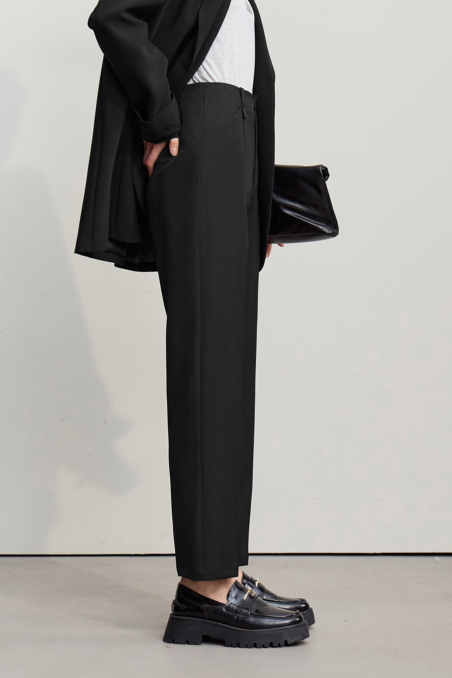 Straight-leg commuter trousers|AMII
