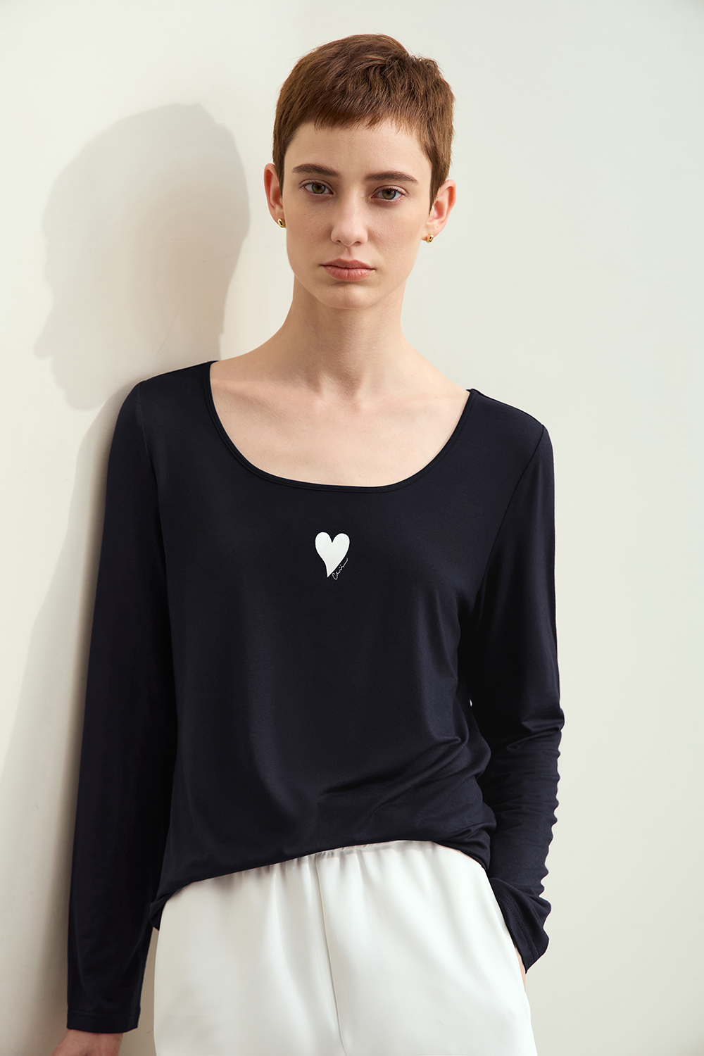 Heart Print U-neck T-shirt