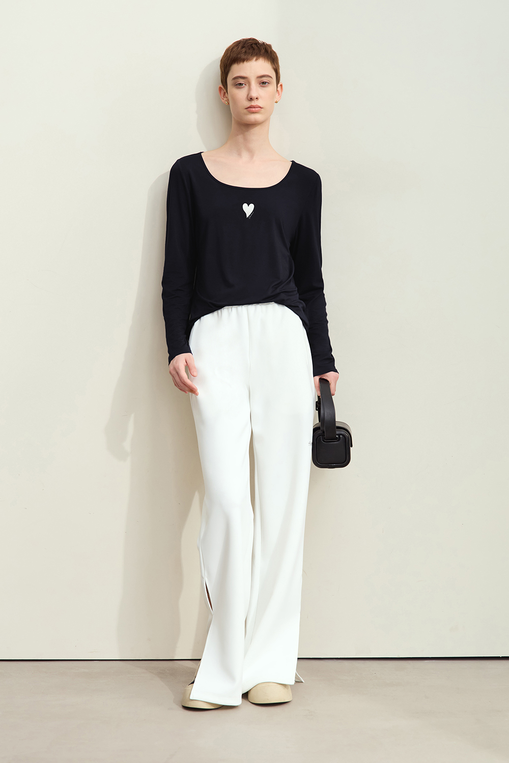 Heart Print U-neck T-shirt