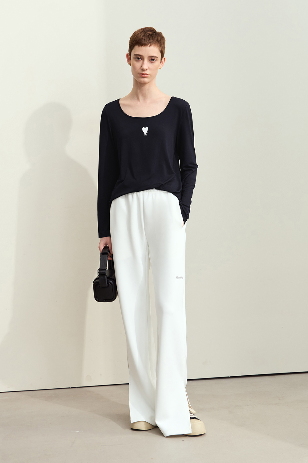 Heart Print U-neck T-shirt