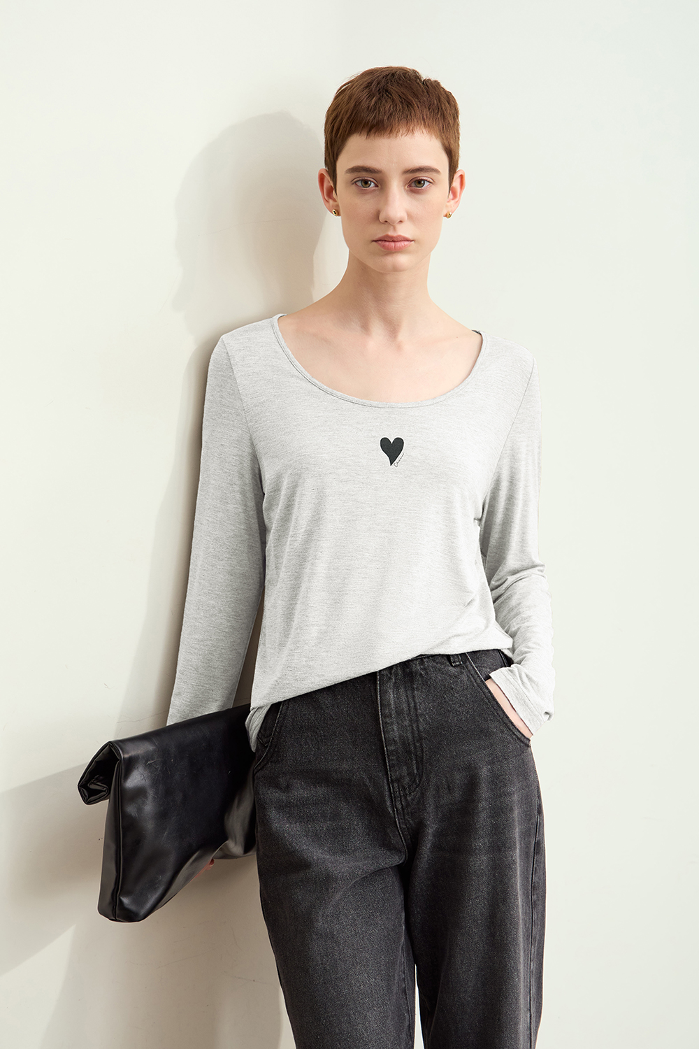 Heart Print U-neck T-shirt