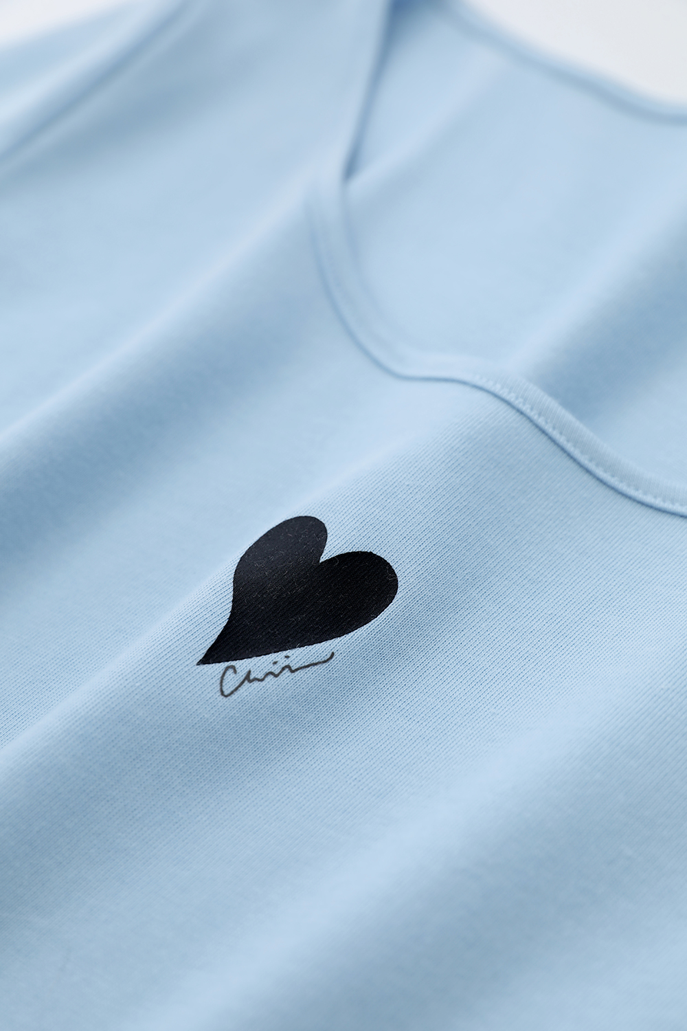 Heart Print U-neck T-shirt