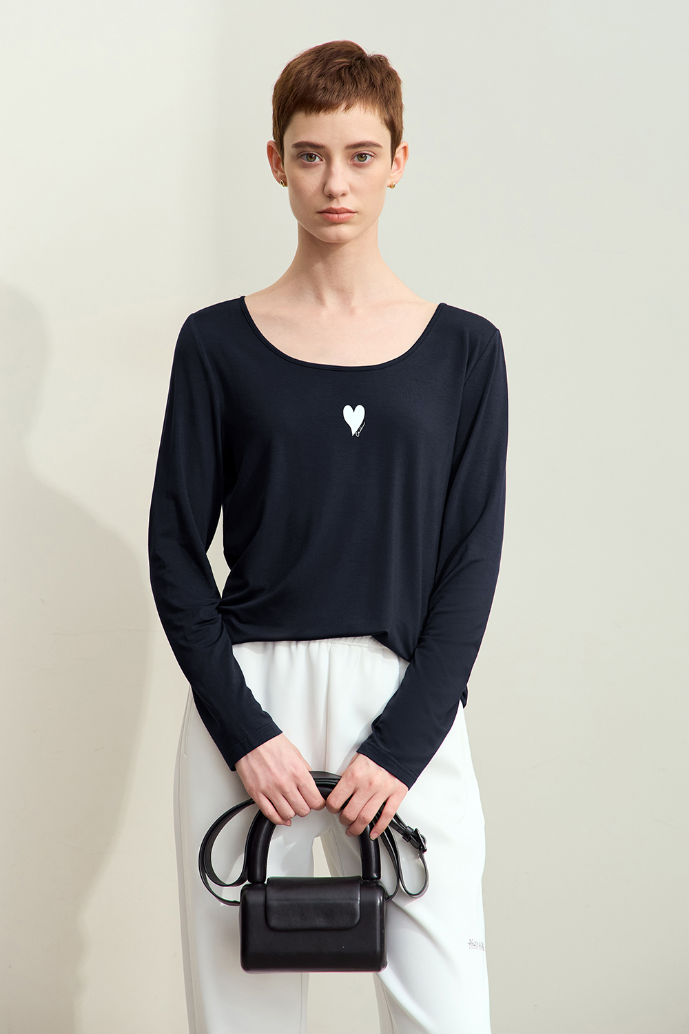 Heart Print U-neck T-shirt