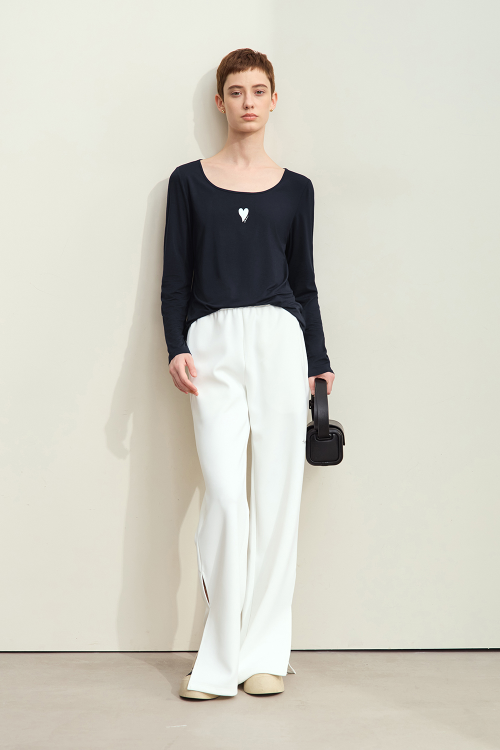 Heart Print U-neck T-shirt