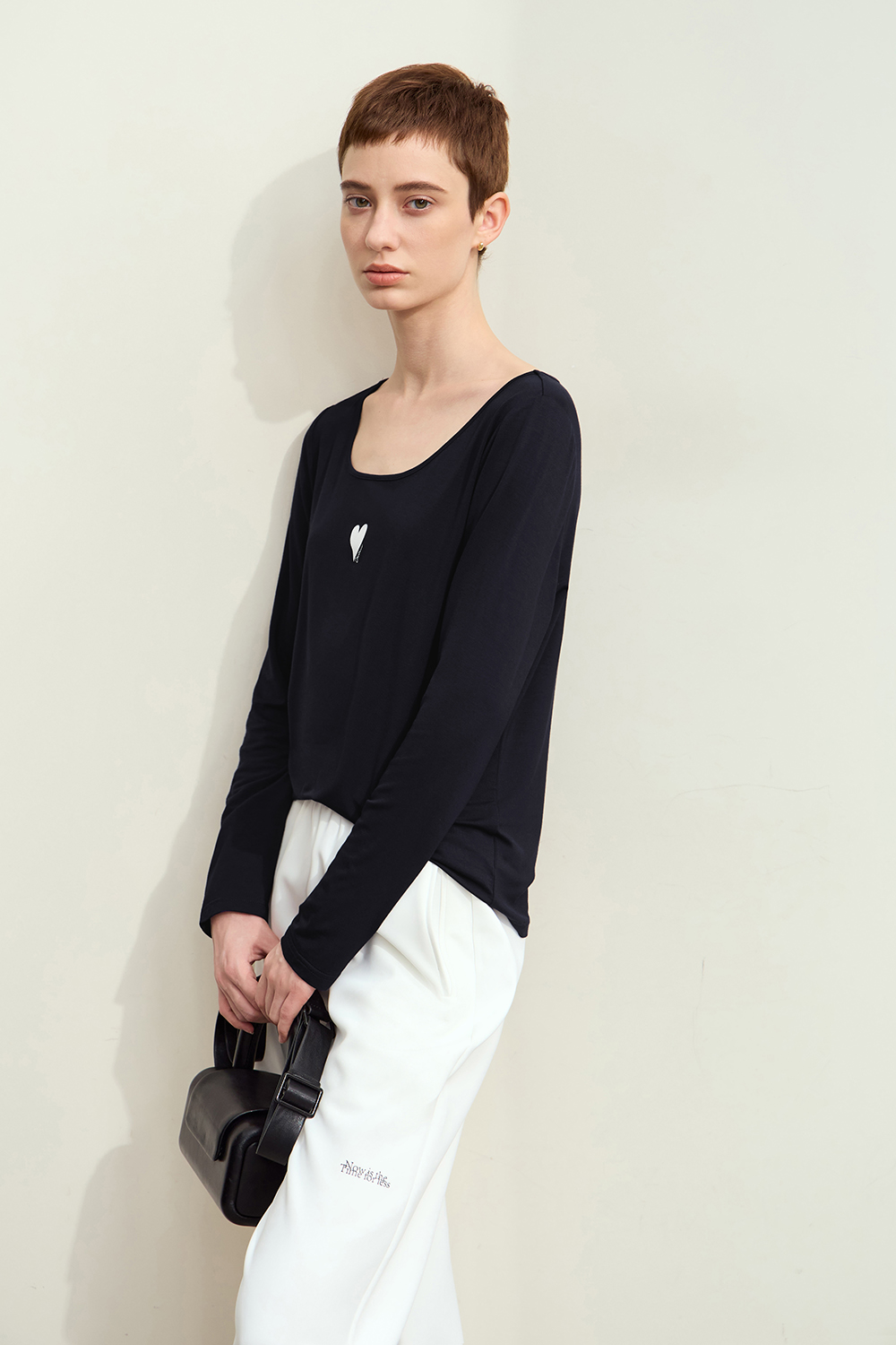 Heart Print U-neck T-shirt