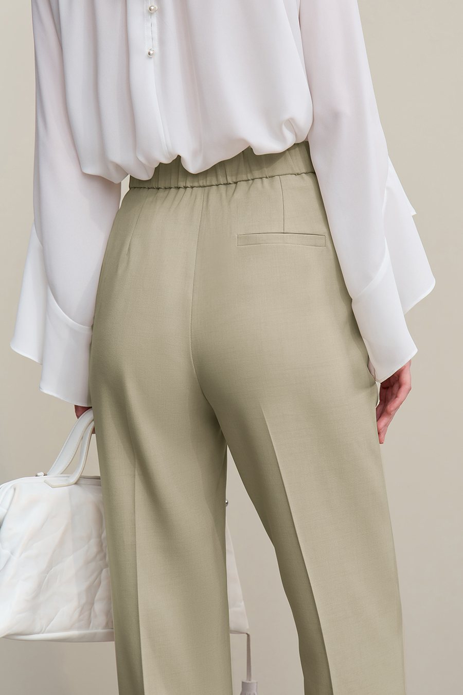 Commuter-style Tapered Casual Trousers|AMII