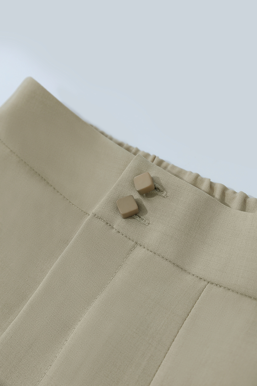 Commuter-style Tapered Casual Trousers|AMII