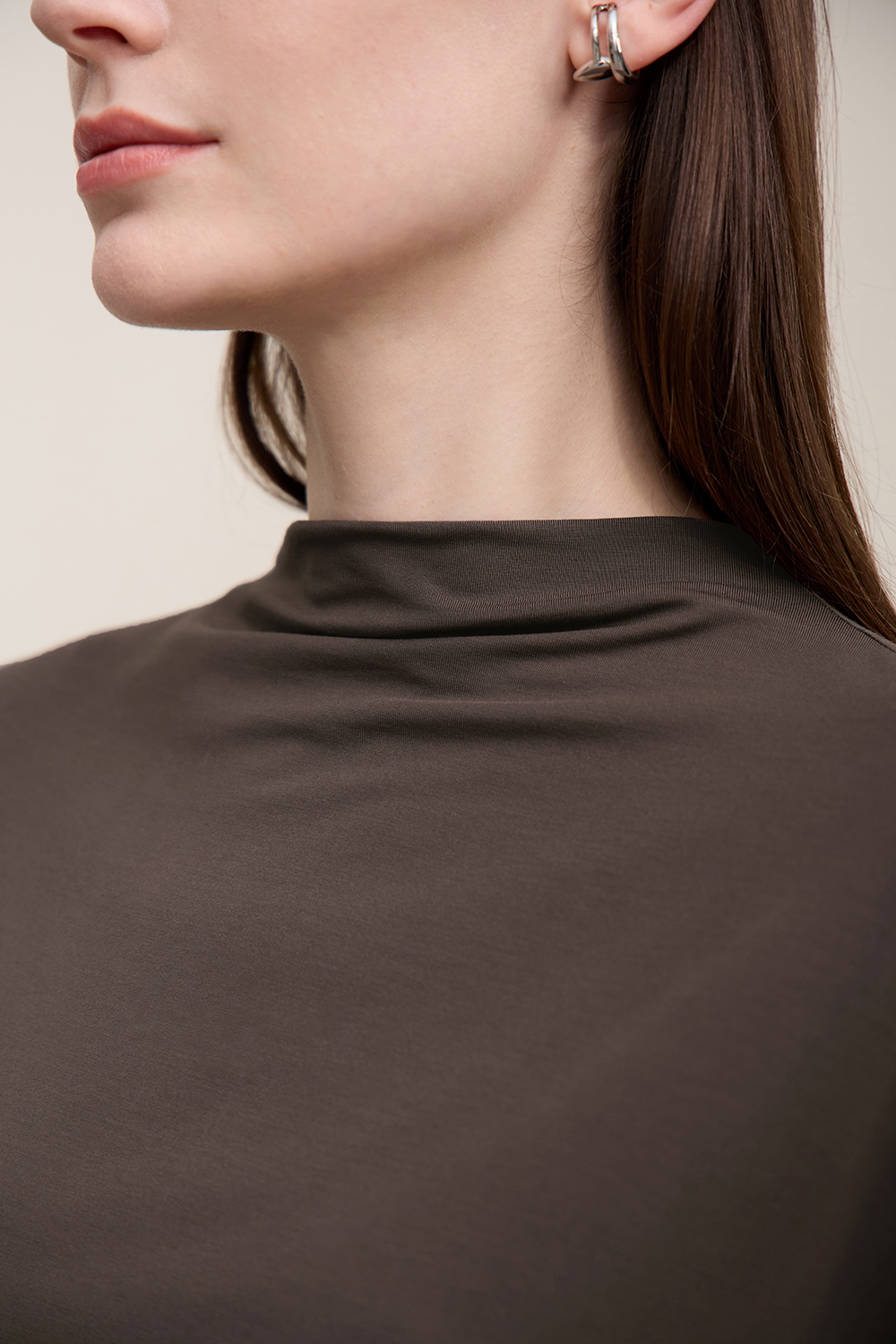 Semi-high Neck Waist T-shirt