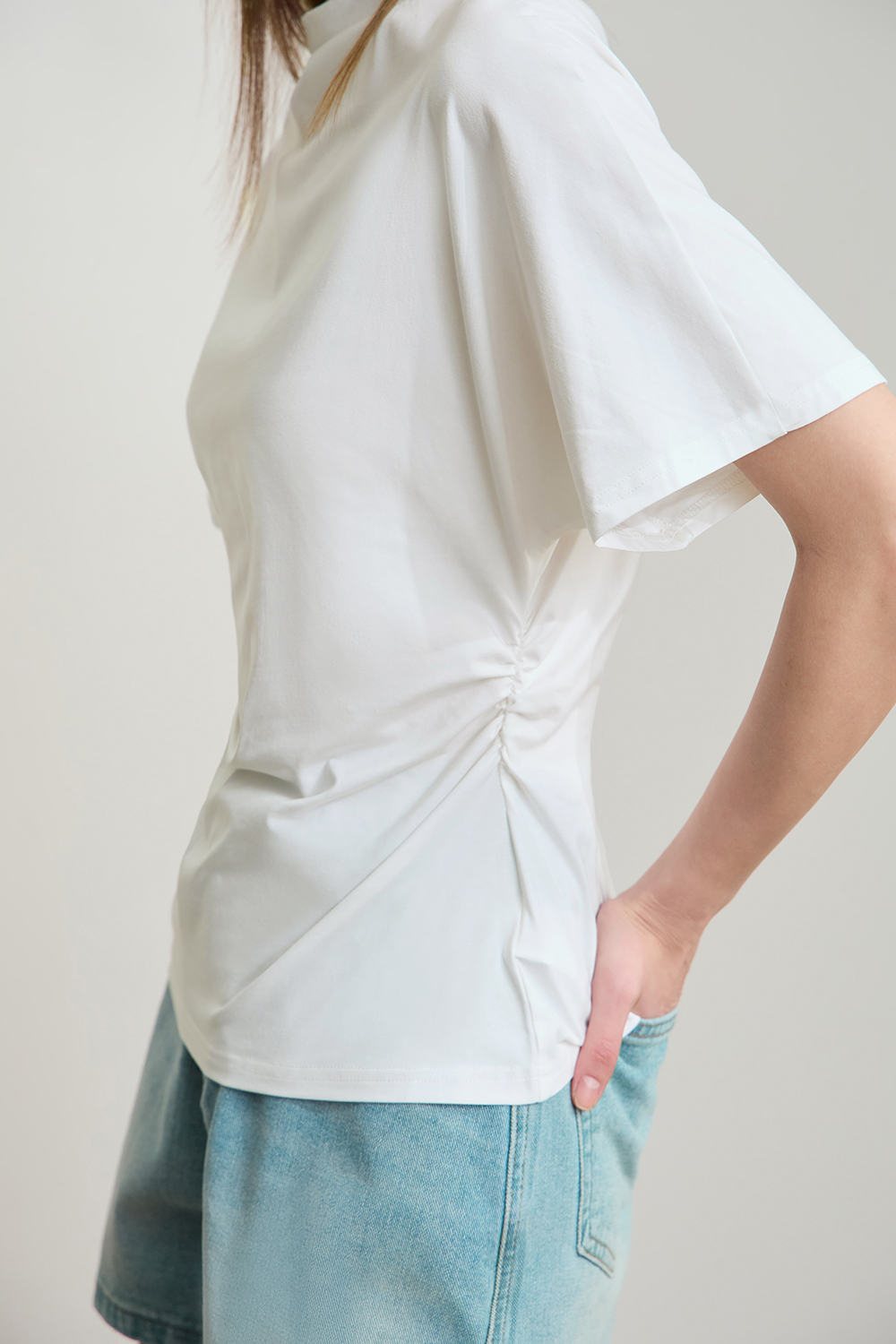 Semi-high Neck Waist T-shirt
