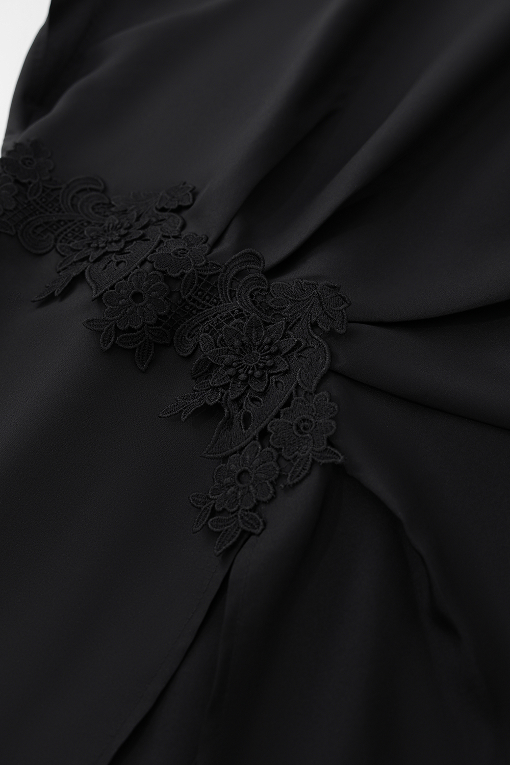Lace Spliced Silk Top|AMII