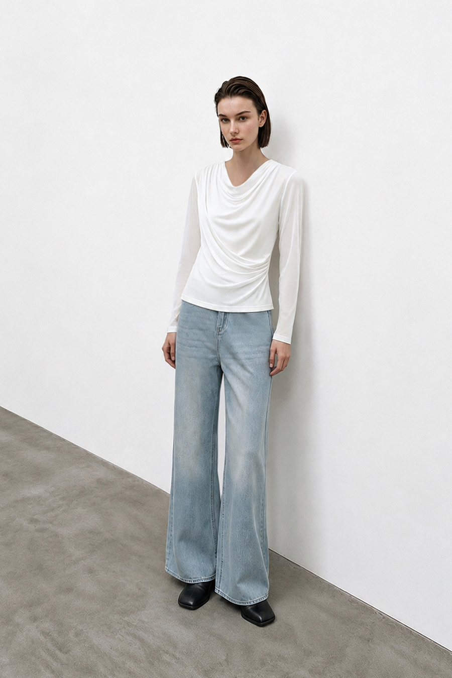 Draped Neck Ruched Mesh Tee | AMII