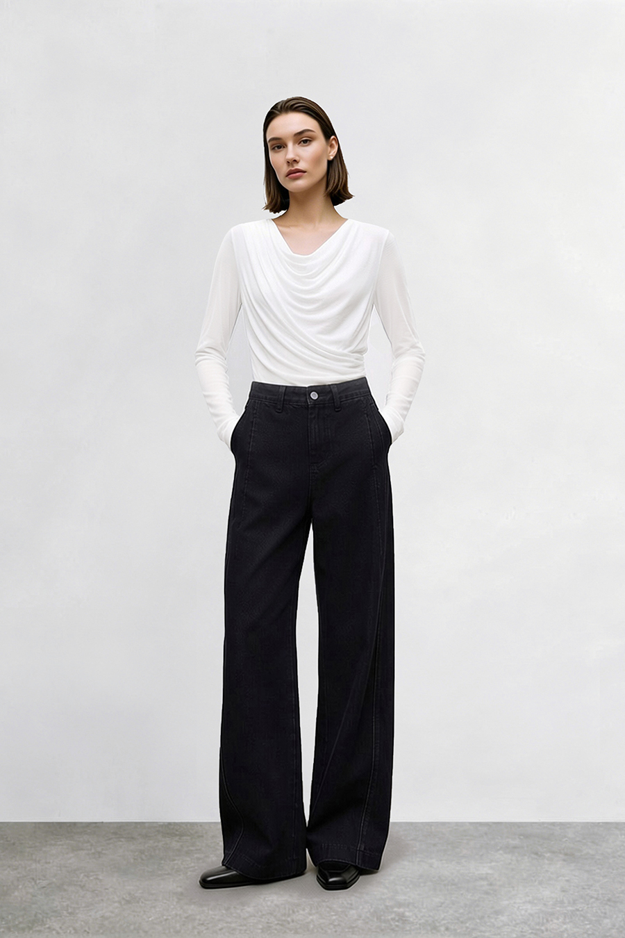 Draped Neck Ruched Mesh Tee | AMII