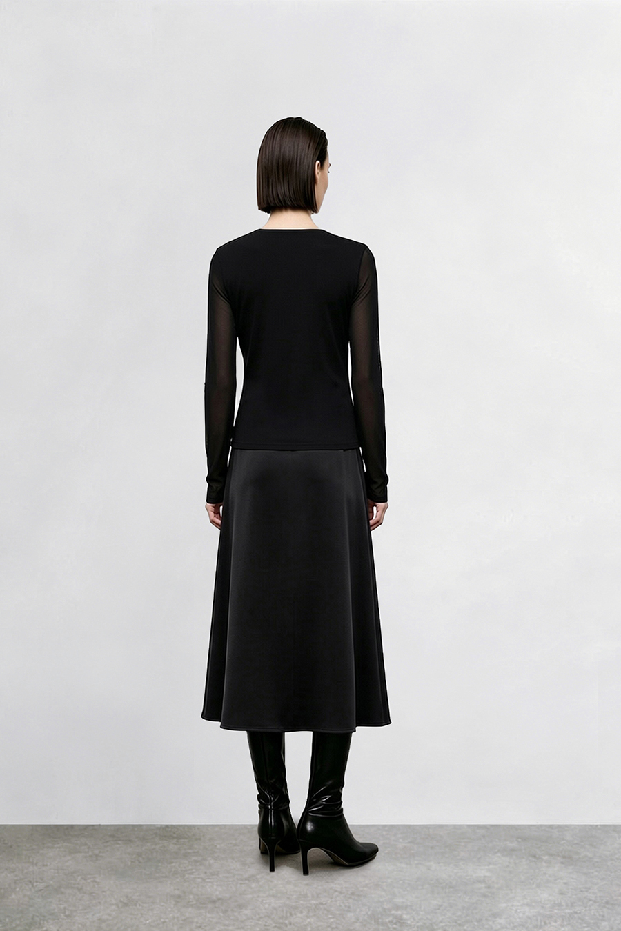 Draped Neck Ruched Mesh Tee | AMII