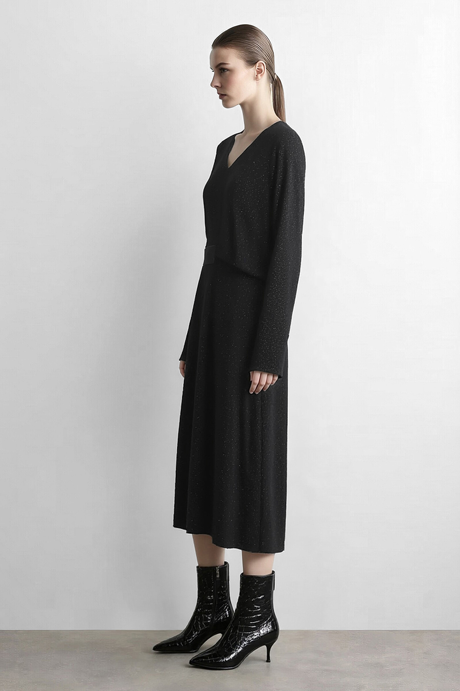 V-Neck Long Sleeve Dress | AMII