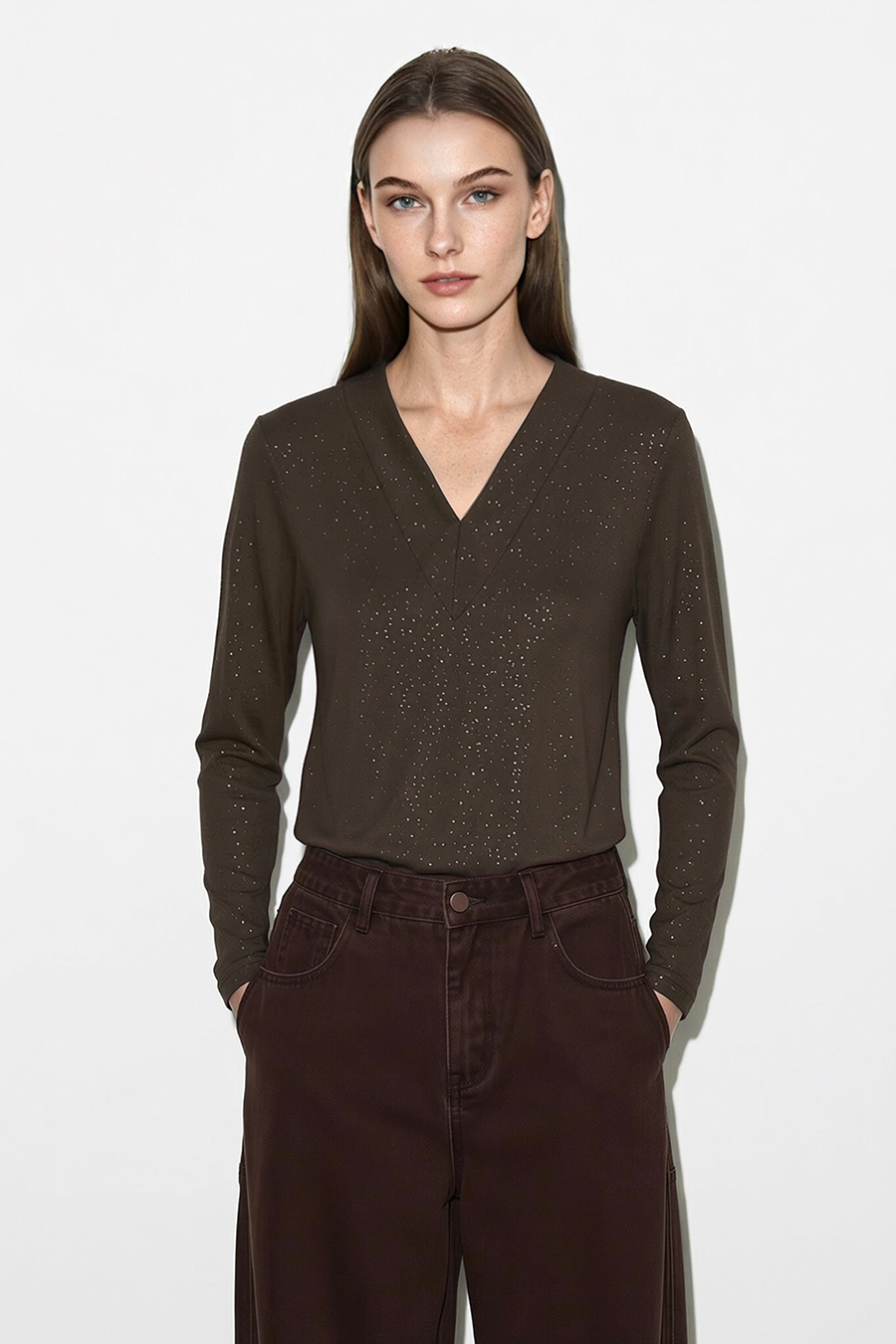 V-Neck Silver Foil Print Tee | AMII