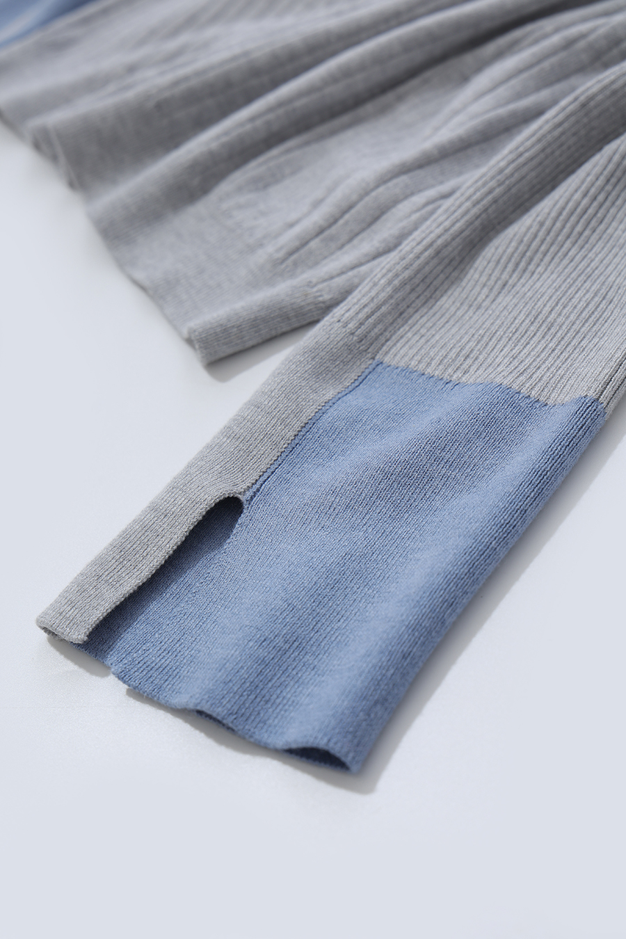 Contrast Spliced Crew Neck Sweater | AMII