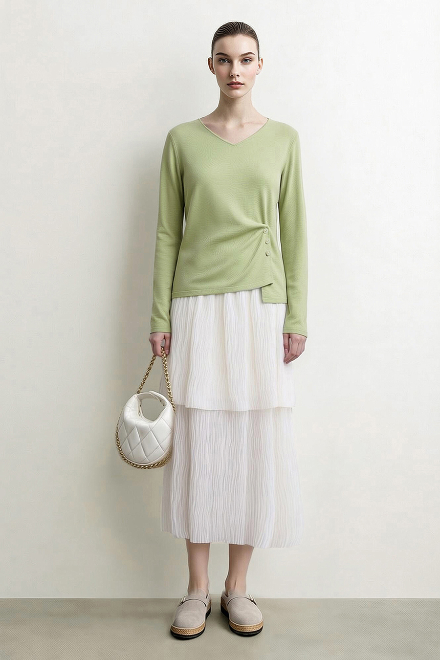 V‑neck button gathered sweater|AMII