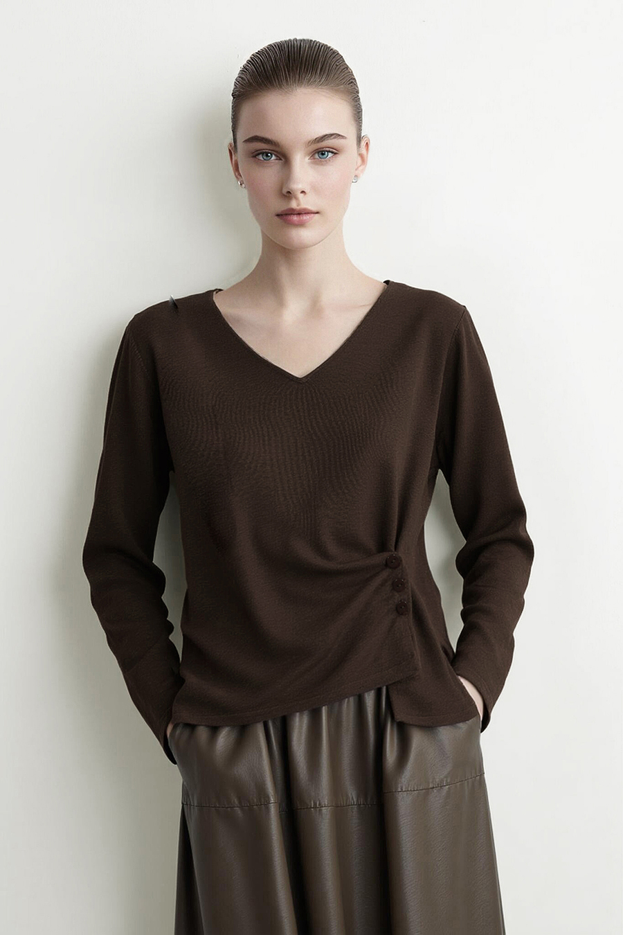 V‑neck button gathered sweater|AMII