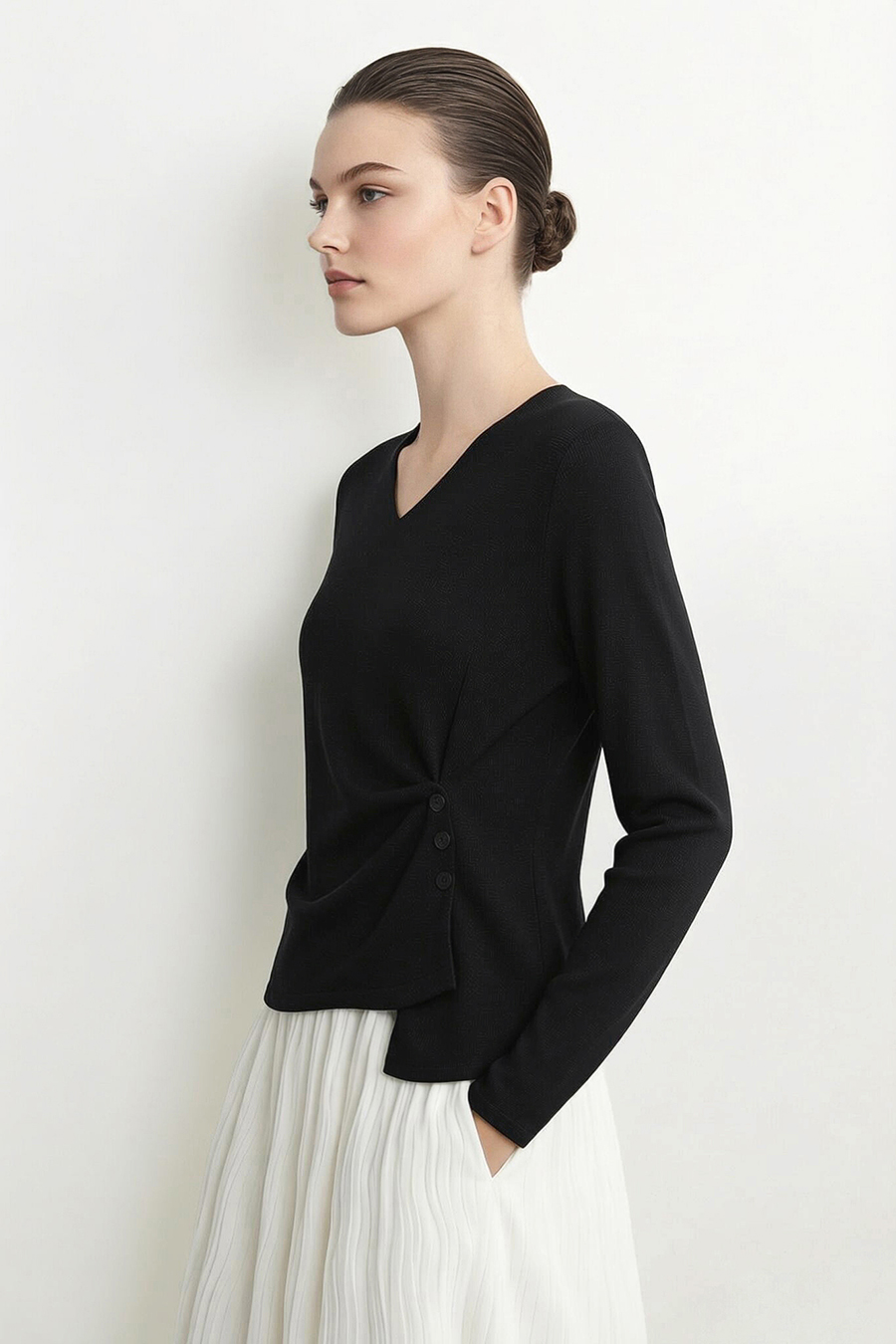 V‑neck button gathered sweater|AMII