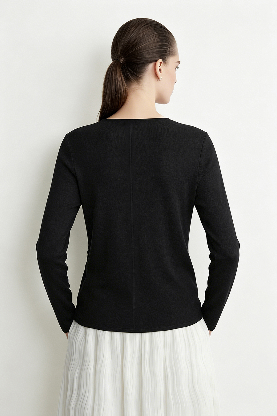 V‑neck button gathered sweater|AMII