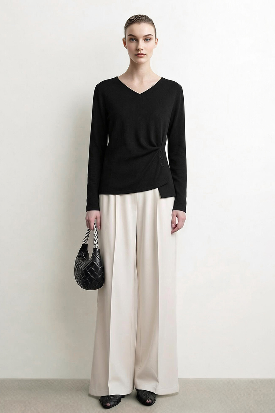 V‑neck button gathered sweater|AMII