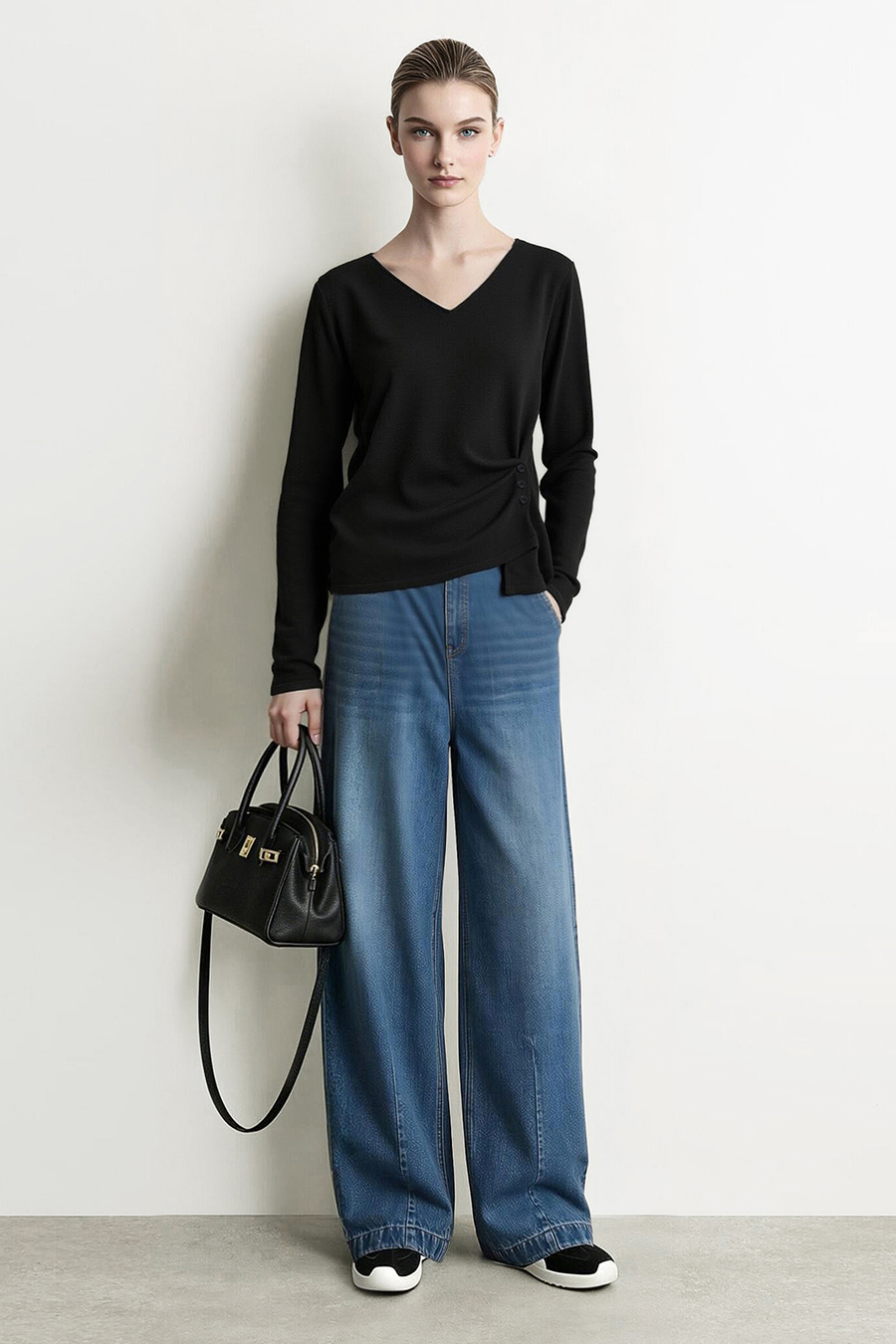 V‑neck button gathered sweater|AMII