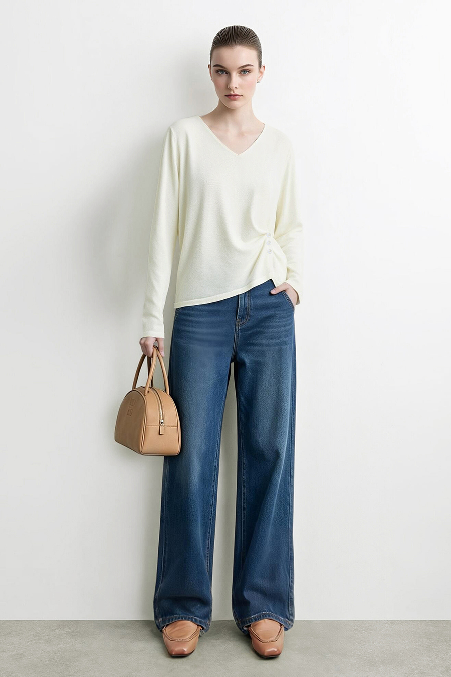 V‑neck button gathered sweater|AMII