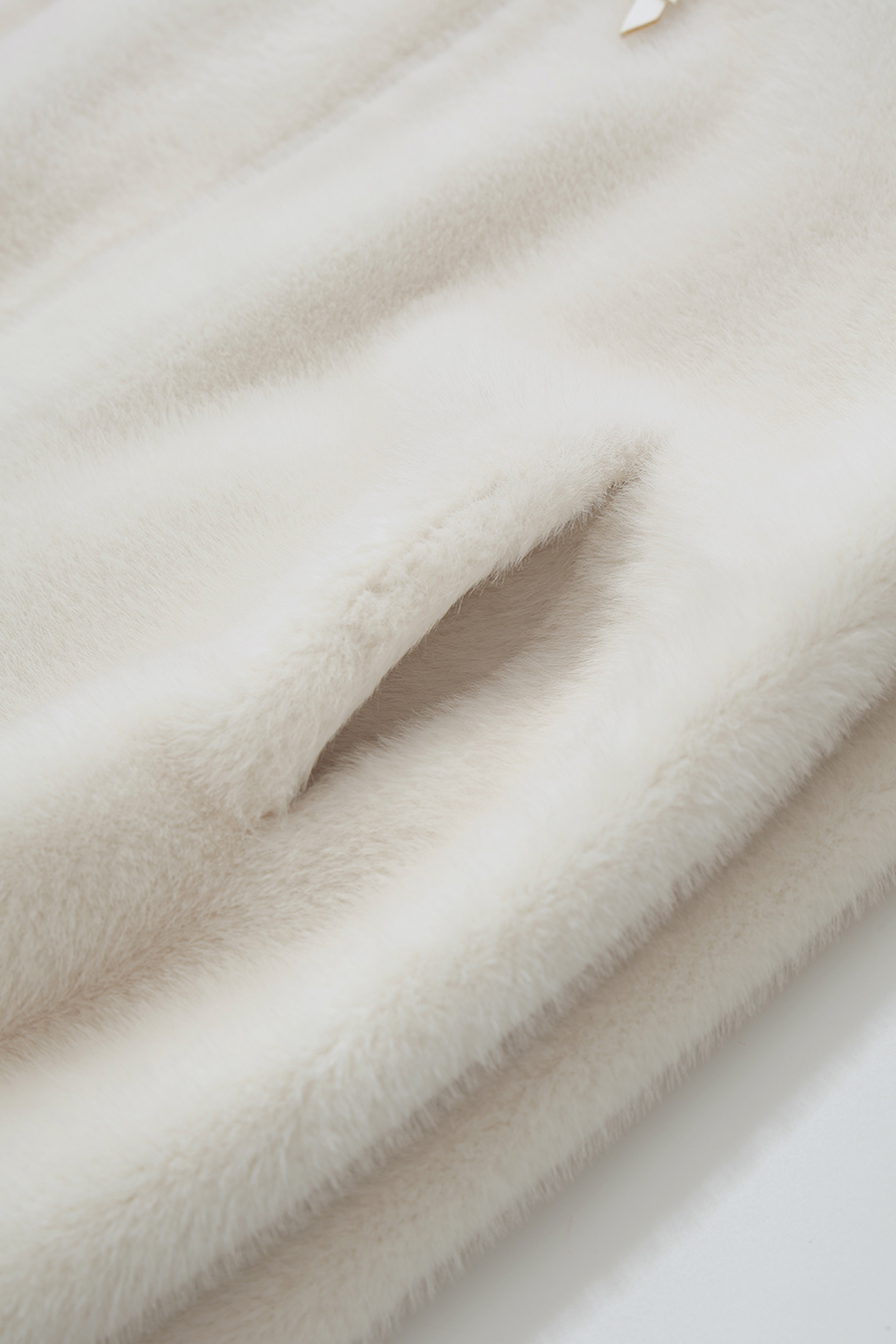 Light Luxury Hooded Eco-Friendly Fur|AMII