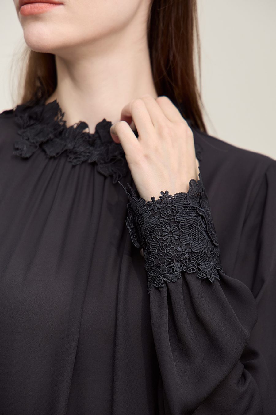 Lace Spliced Chiffon Top