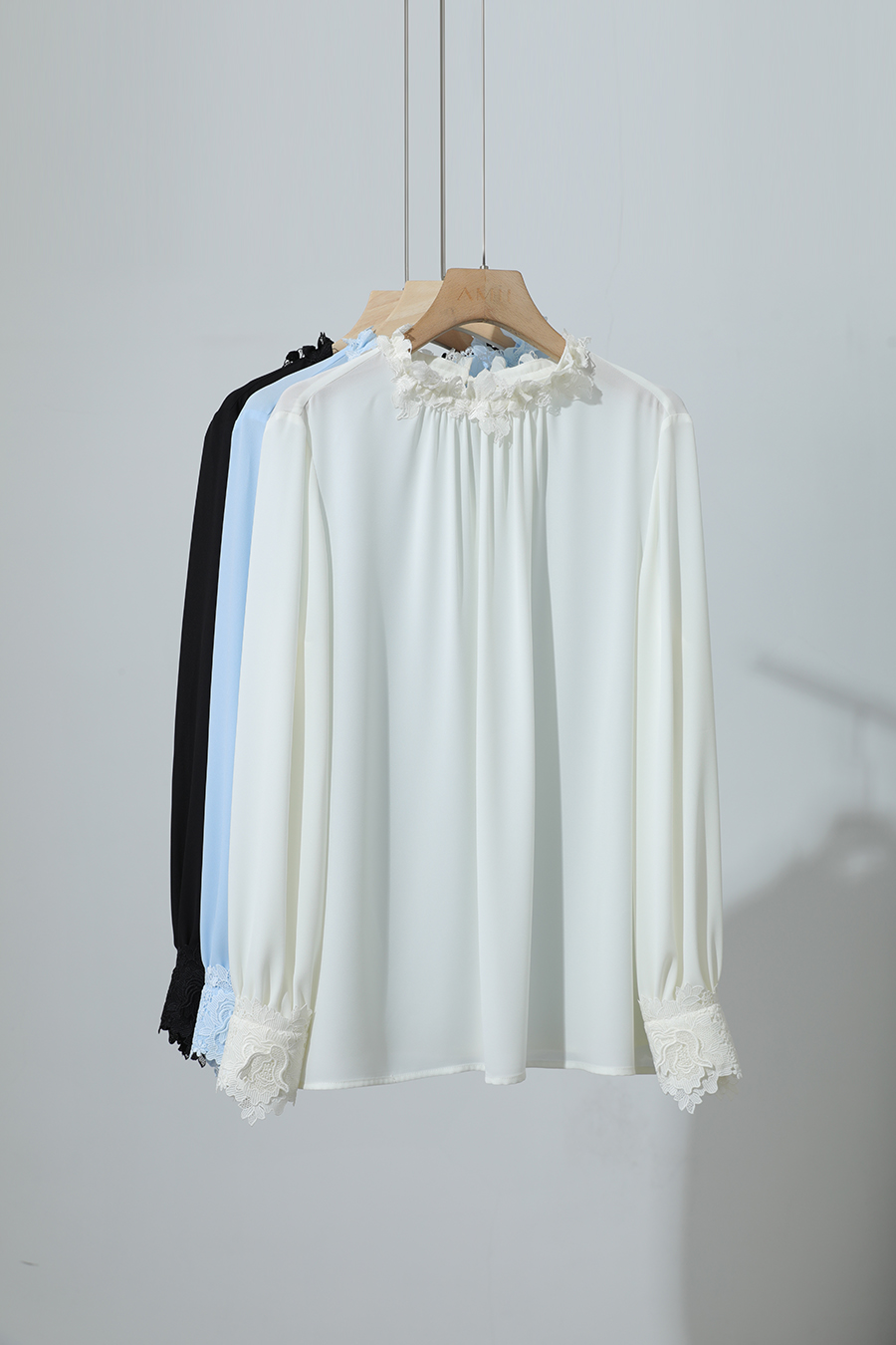 Lace Spliced Chiffon Top