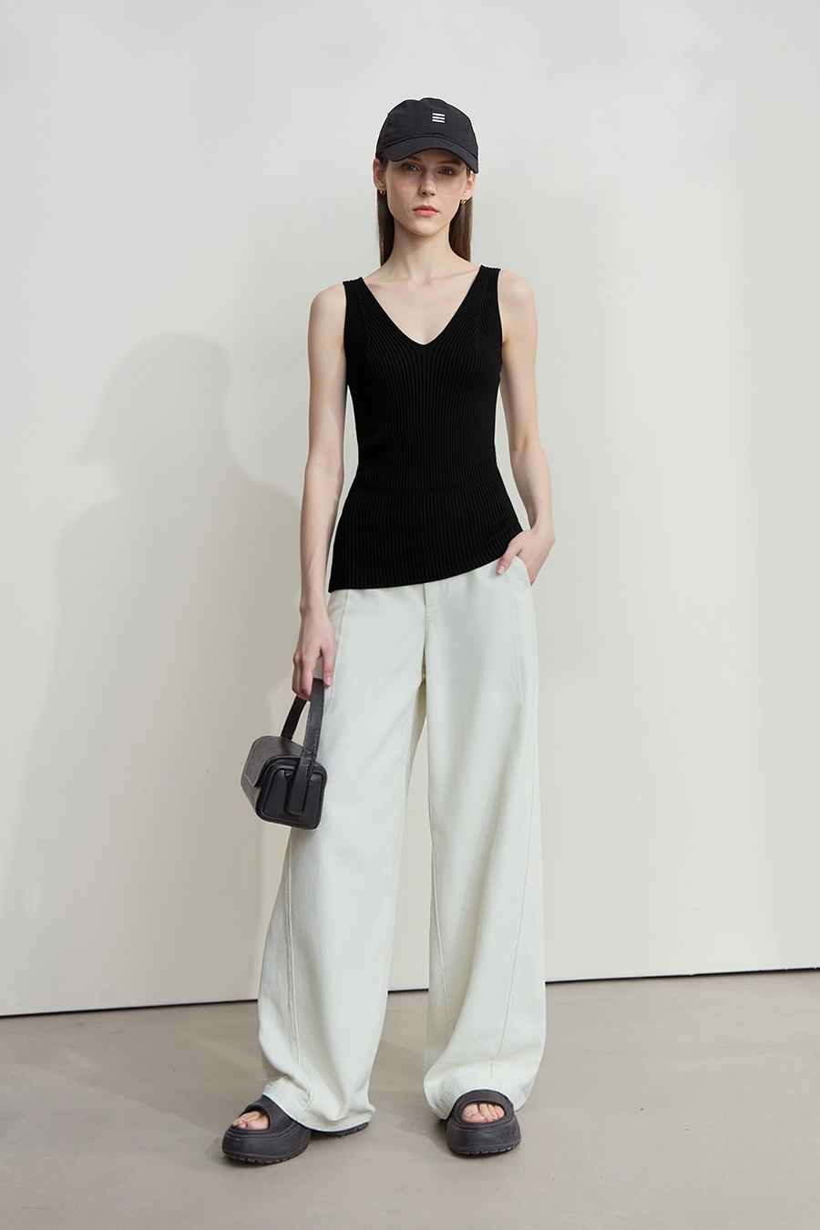 V-neck knit camisole|AMII