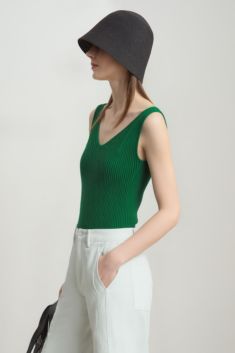 V-neck knit camisole|AMII