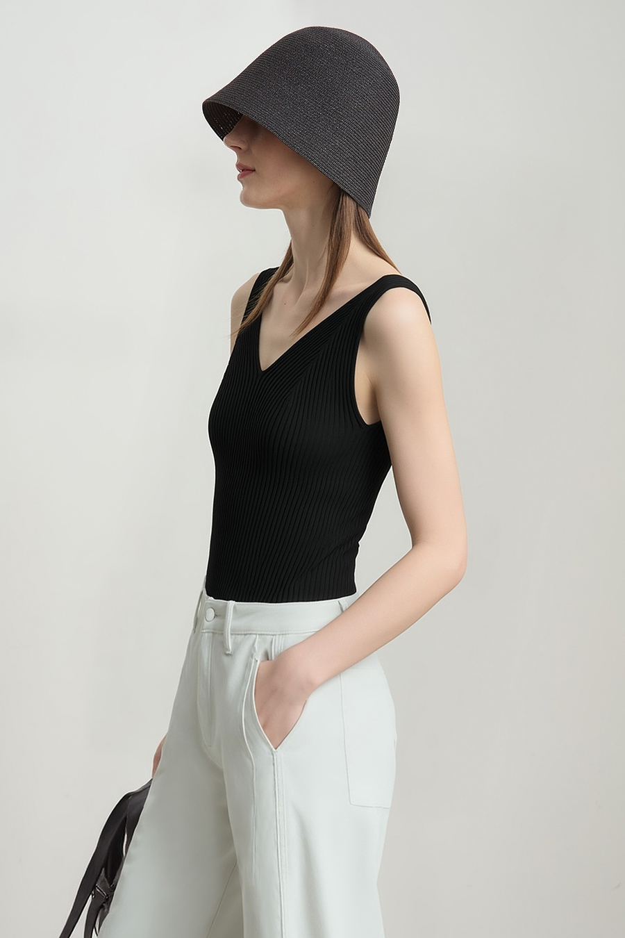 V-neck knit camisole|AMII
