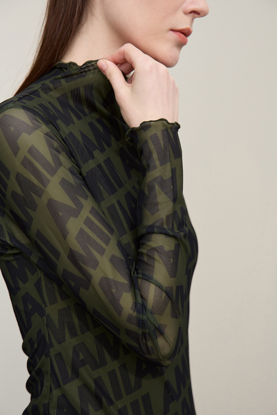 Half Turtleneck Mesh T-Shirt