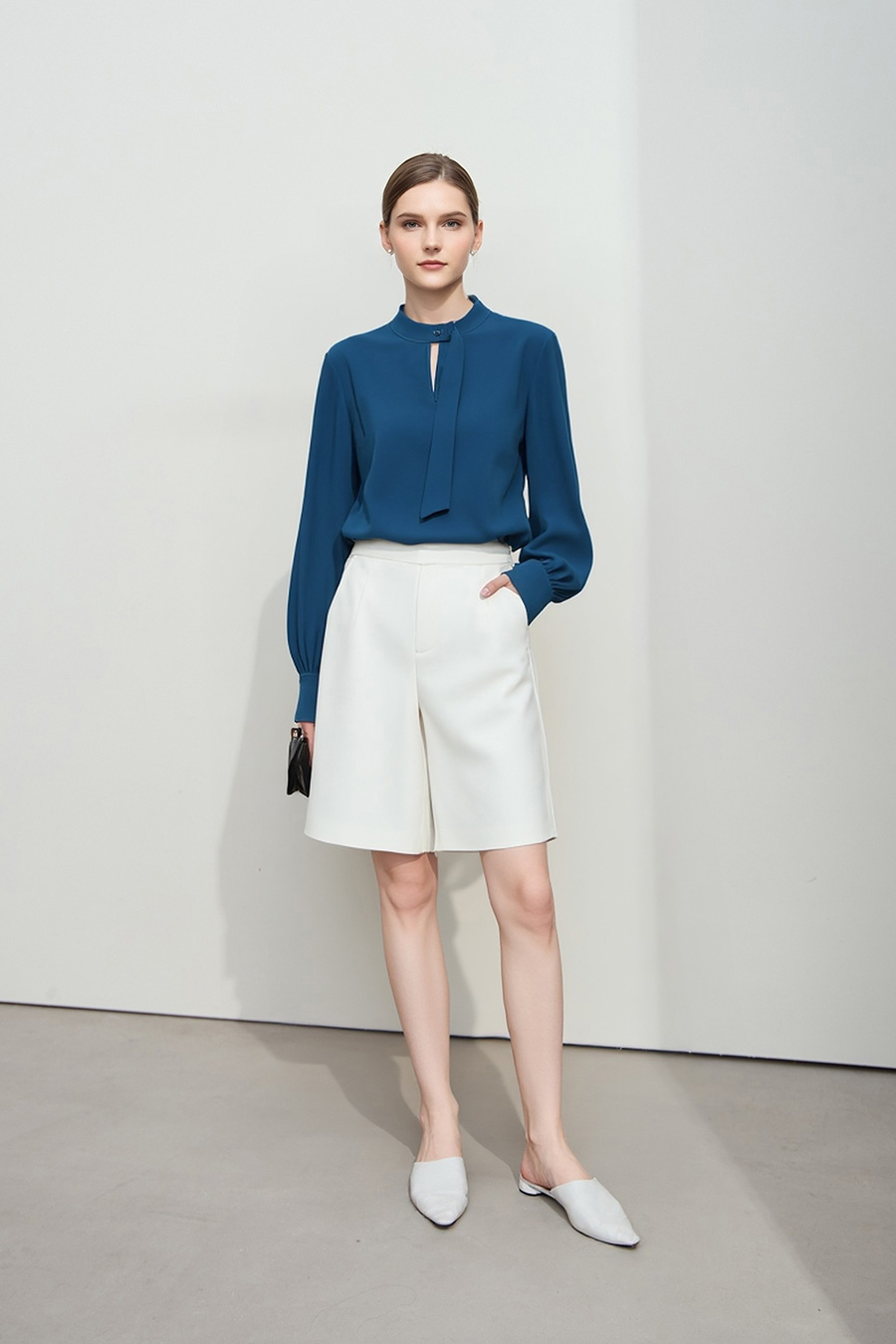Stand Collar Hollow-out Shirt with Ribbon Detail|AMII