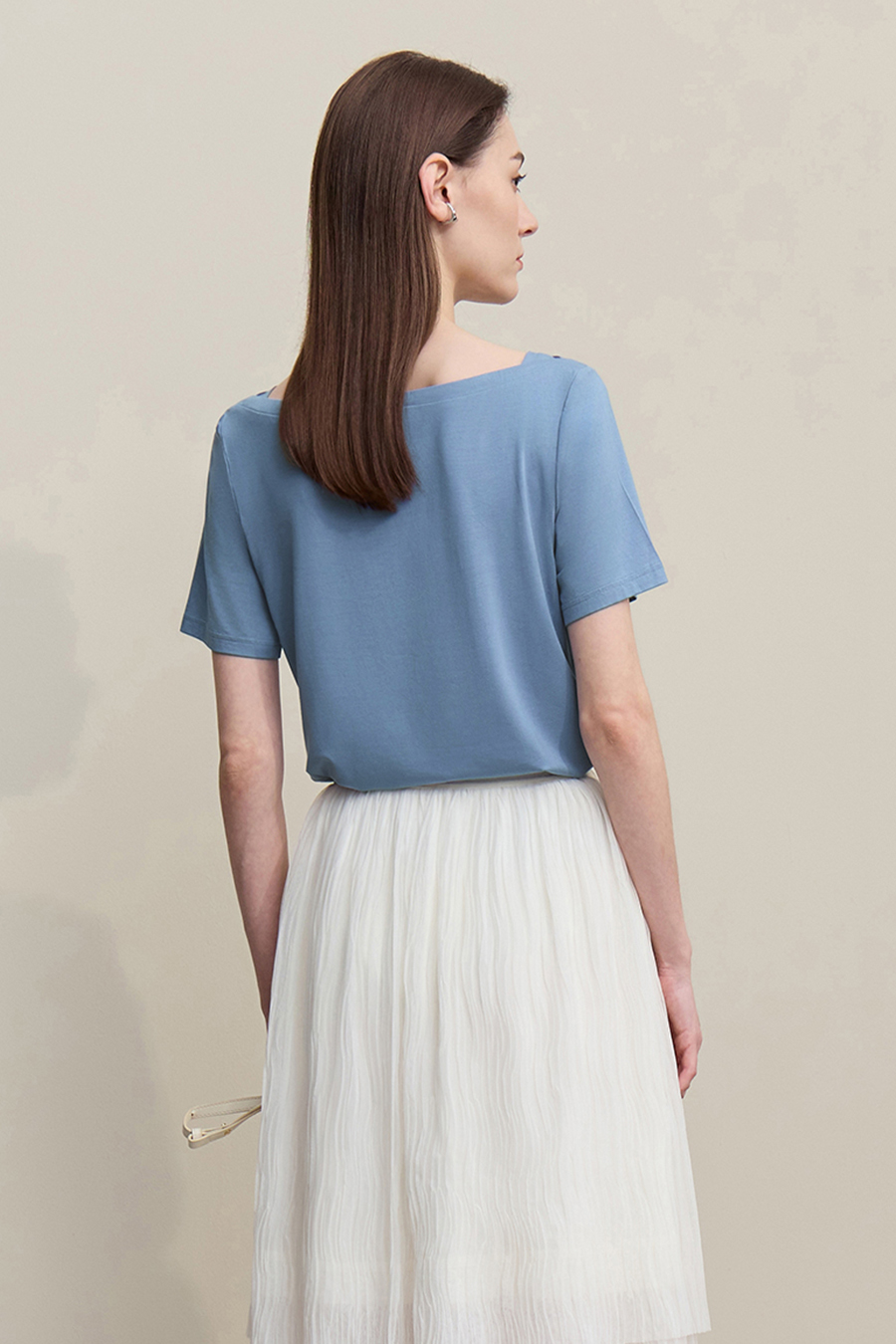 Off-the-shoulder Short Sleeve T-shirt|AMII