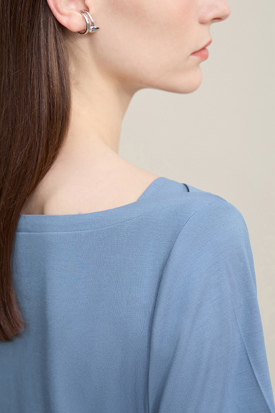Off-the-shoulder Short Sleeve T-shirt|AMII