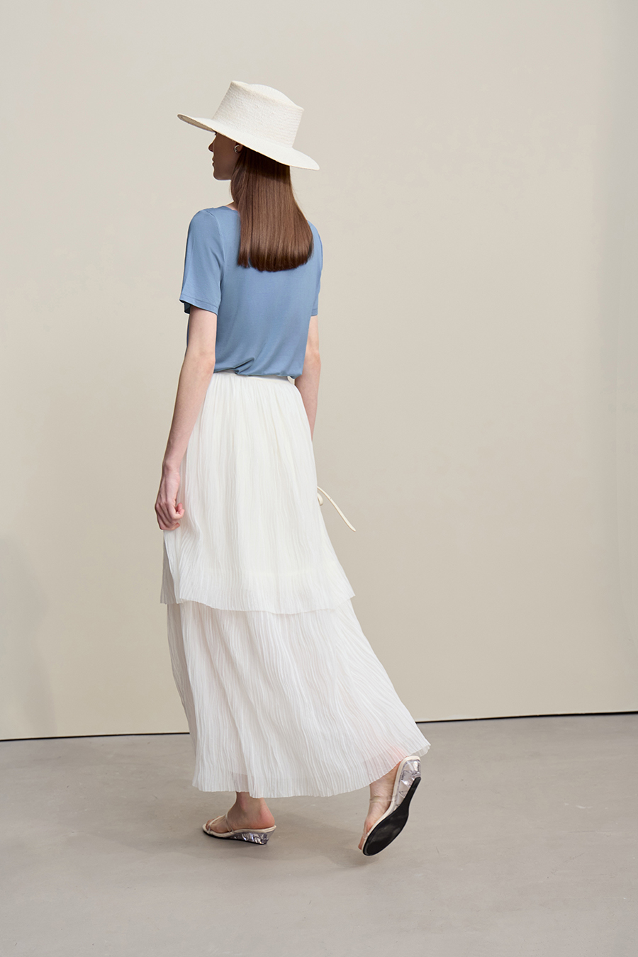 Off-the-shoulder Short Sleeve T-shirt|AMII