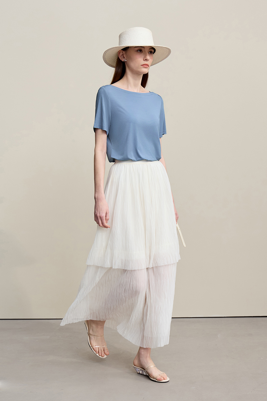 Off-the-shoulder Short Sleeve T-shirt|AMII
